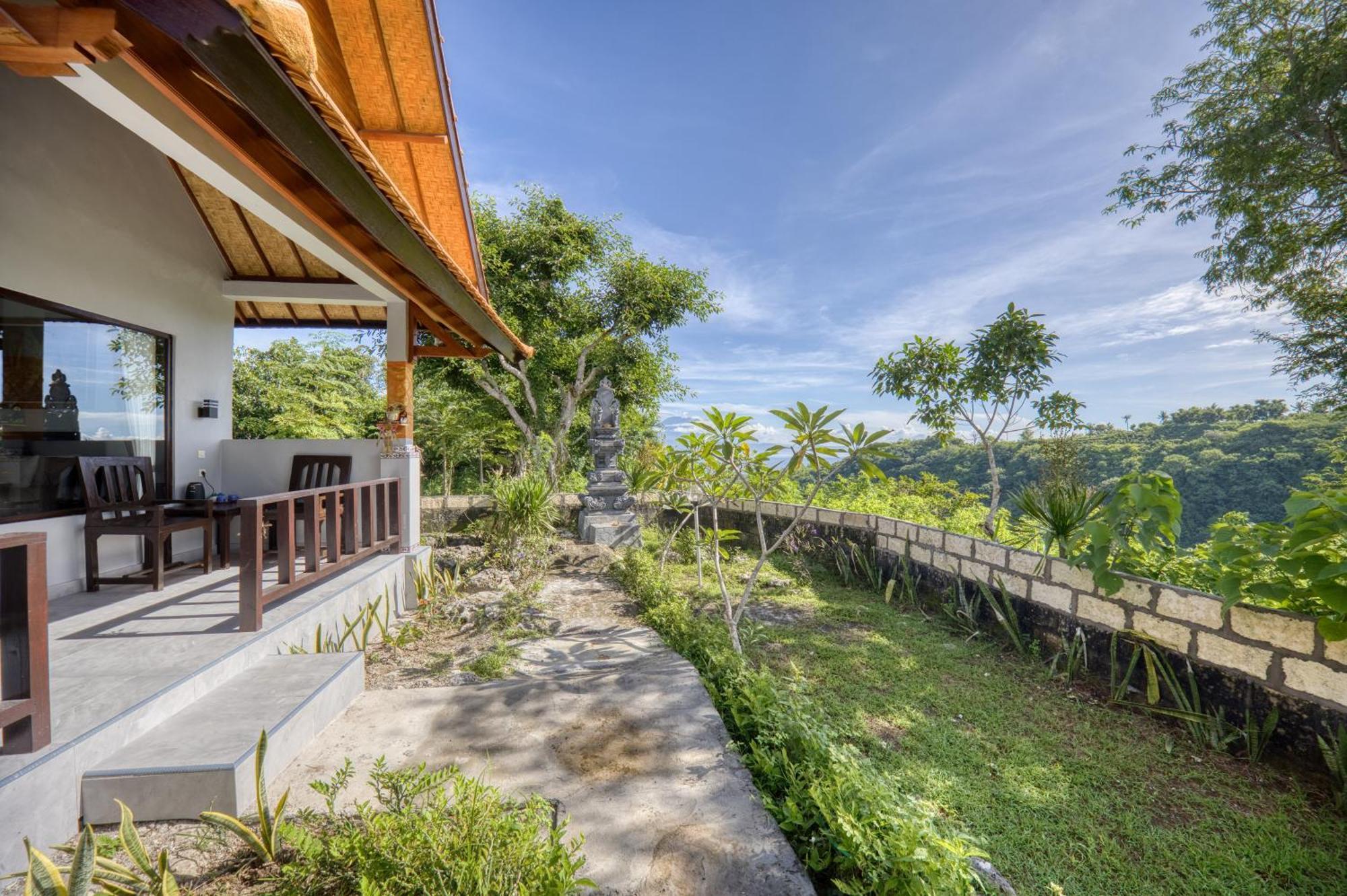 Ayu Hill Ped